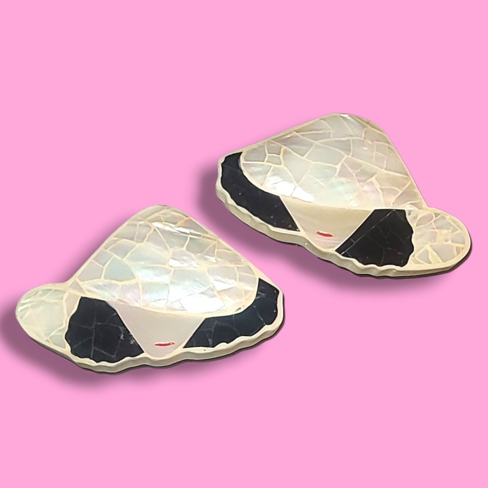 Vintage Mother of Pearl Clip On Earrings Woman Wearing a Hat Costume Jewelry - Picture 3 of 6